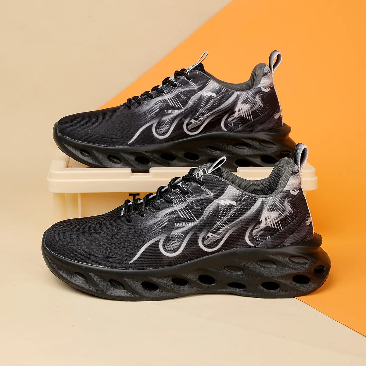 Men Sports Shoes Trendy Breathe Soft Sole Comfort Outdoor Fitness Jogging Shoes Couple Walking Sports Tennis Shoes for Men Women