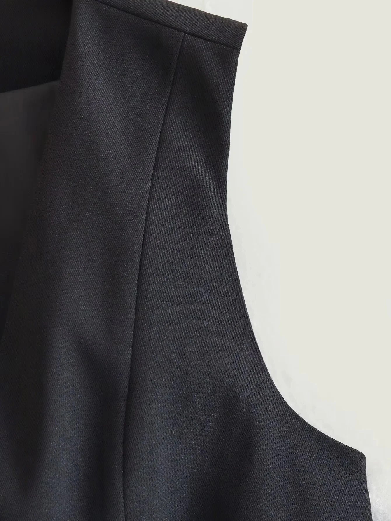 HH Fashion Women Vest Sleeveless Vests for Women Chic V-Neck Single-Breasted Ladies Elegant White Waistcoat Tops