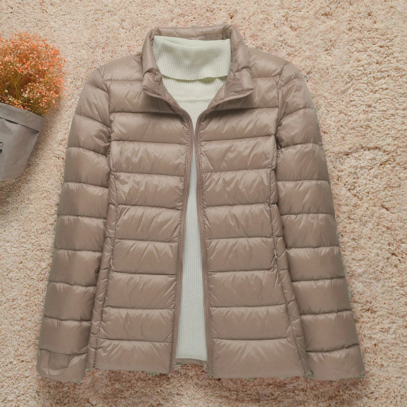 Women‘s Lightweight White Down Jacket Slim Fit Puffer Coat Winter Windproof, Portable Warm Cold Weather Jacket