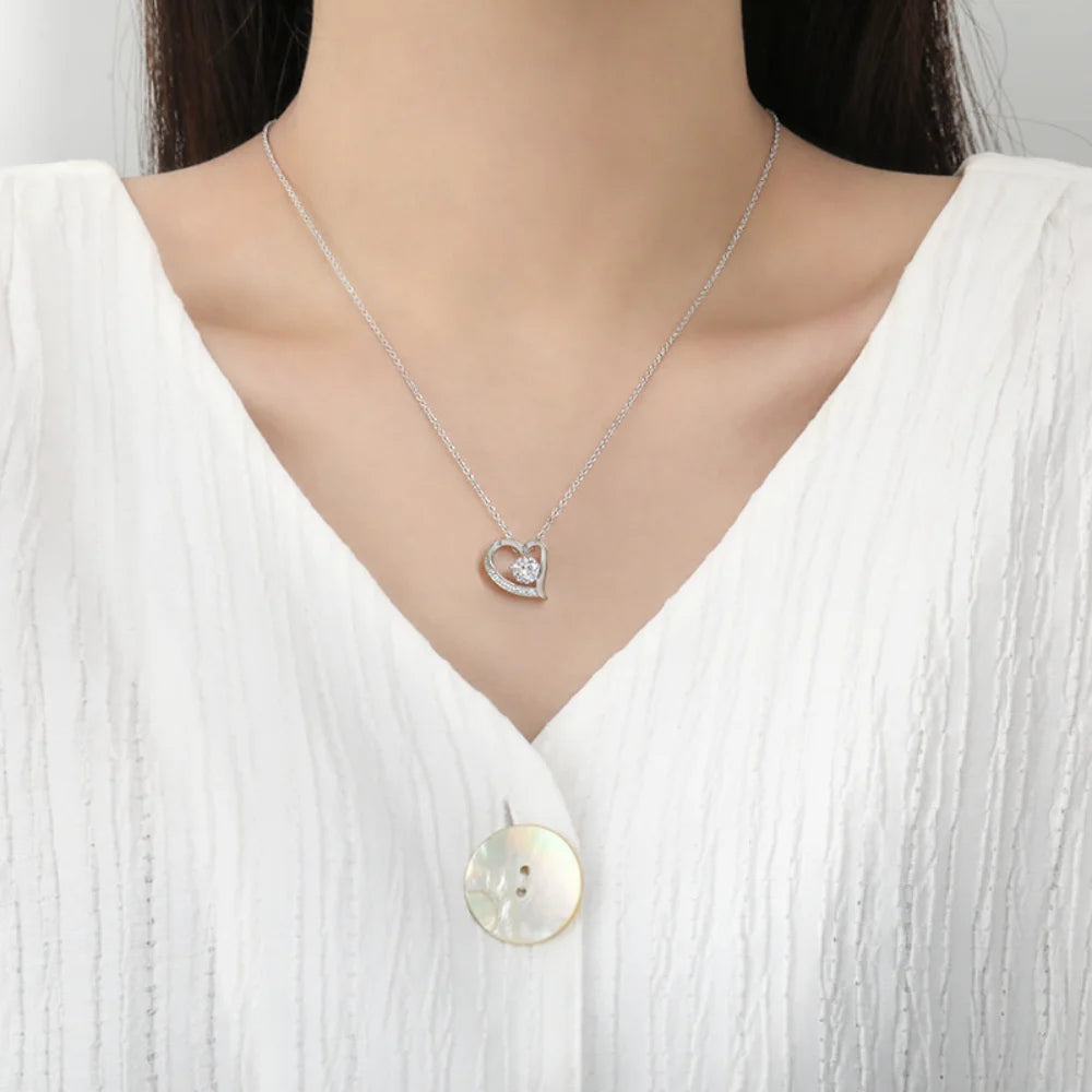 Women's Heart Pendant Clavicle Necklace Valentine's Day Gift Inlaid White Crystal Zirconia Fashion Jewelry Accessories