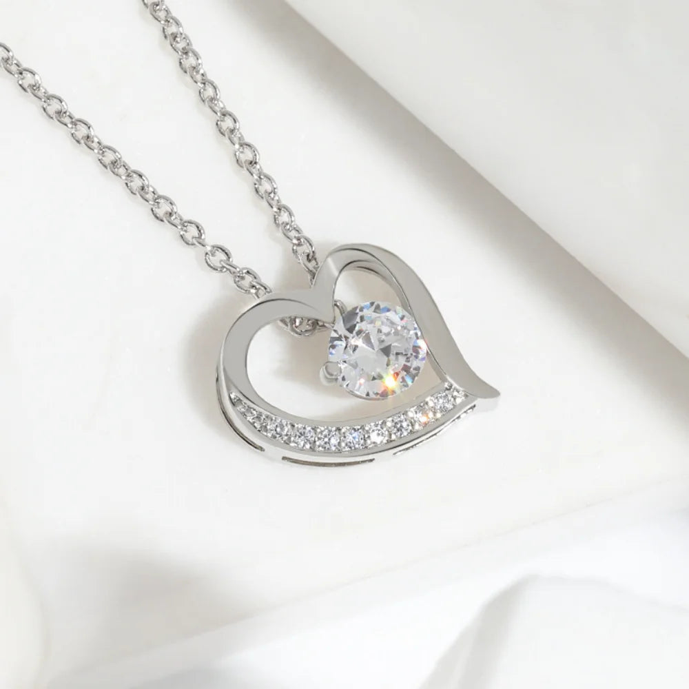 Women's Heart Pendant Clavicle Necklace Valentine's Day Gift Inlaid White Crystal Zirconia Fashion Jewelry Accessories