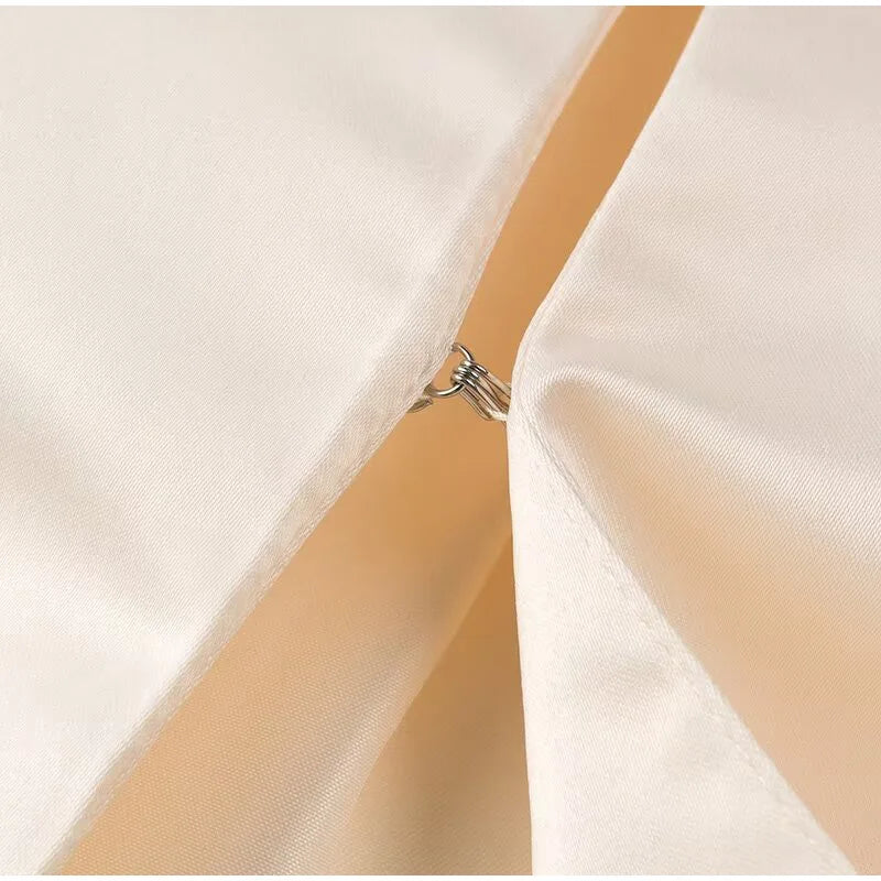 Women's casual satin shirt with puff sleeves, round neck, loose fit and short length, elegant and plain, for spring/summer.