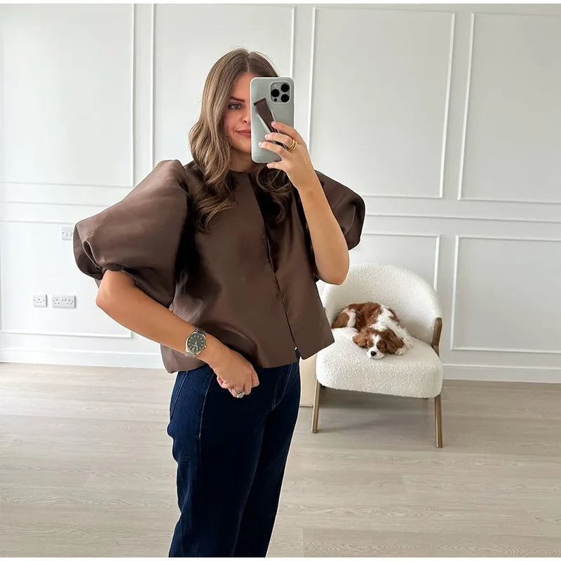 Women's casual satin shirt with puff sleeves, round neck, loose fit and short length, elegant and plain, for spring/summer.