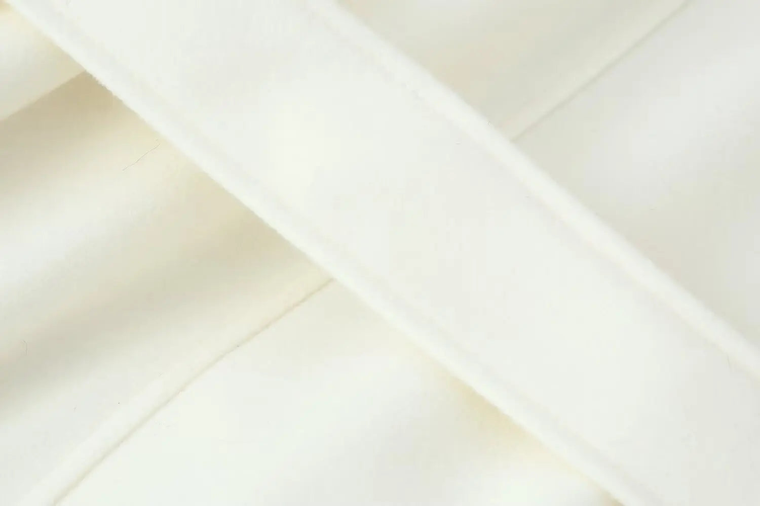 HH New Woman Winter Fashion Versatile Faux Fur Effect Lapel Long Sleeves Belt Long Coat Female Casual Commuting Long Overcoat