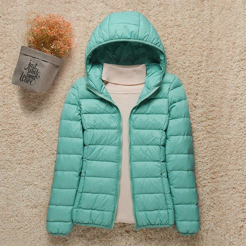 Women‘s Lightweight White Down Jacket Slim Fit Puffer Coat Winter Windproof, Portable Warm Cold Weather Jacket