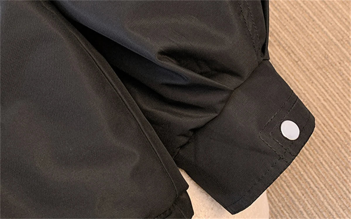 Women's autumn/winter coats, with hood, drawstring and quilting, solid color, for a casual street look. Parkas with zipper.