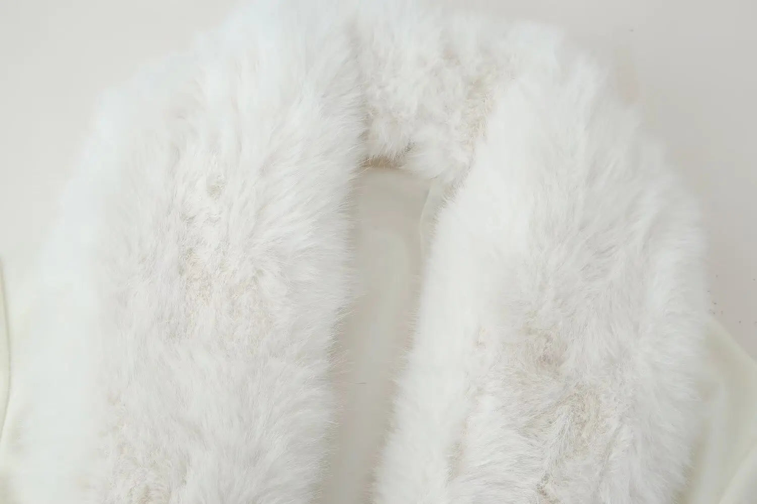 HH New Woman Winter Fashion Versatile Faux Fur Effect Lapel Long Sleeves Belt Long Coat Female Casual Commuting Long Overcoat