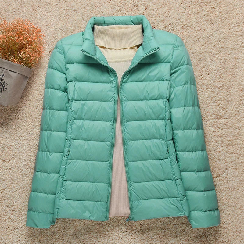 Women‘s Lightweight White Down Jacket Slim Fit Puffer Coat Winter Windproof, Portable Warm Cold Weather Jacket