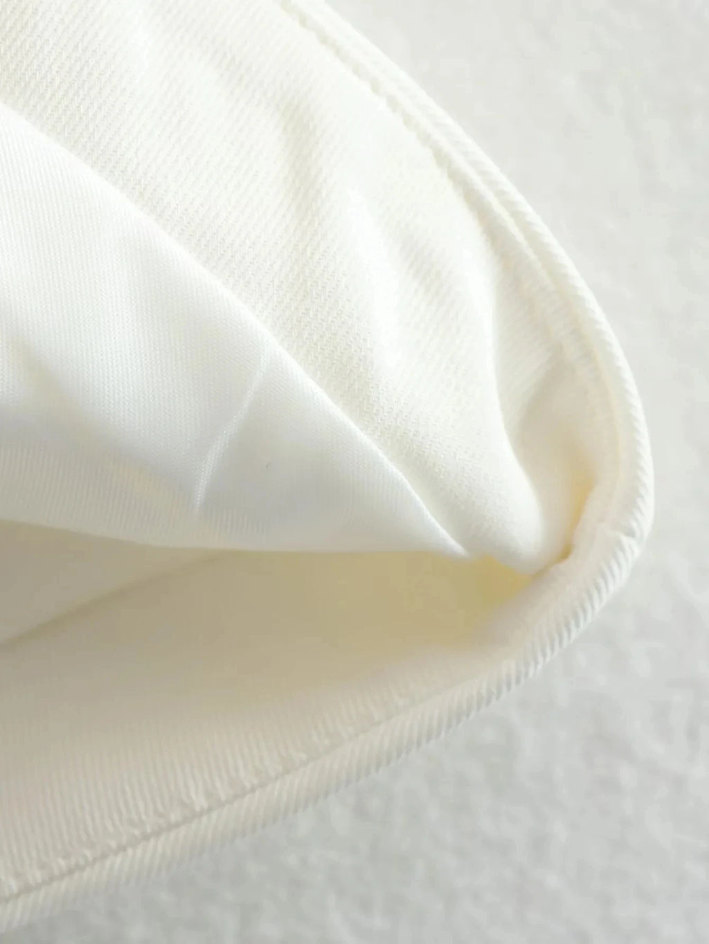 HH Fashion Women Vest Sleeveless Vests for Women Chic V-Neck Single-Breasted Ladies Elegant White Waistcoat Tops